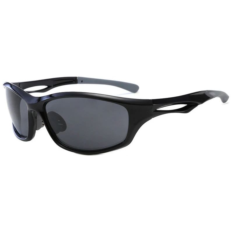 Sonnenbrille mit dunkelgrauen Gläsern